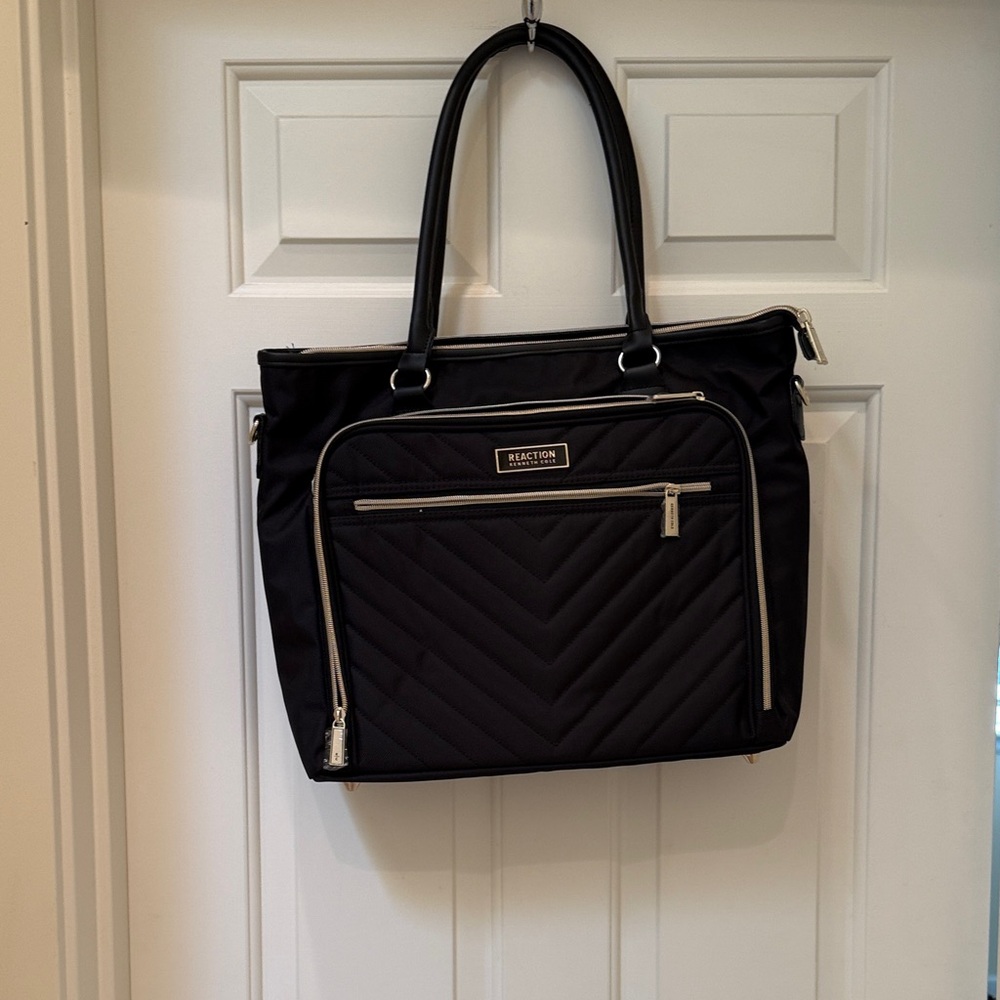 NWOT Kenneth Cole Reaction Chelsea Chevron 15” Laptop Tote